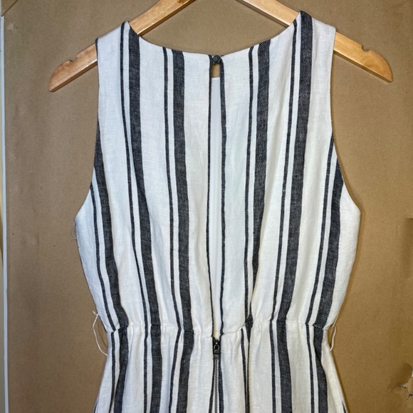 Linen Sleeveless Jumpsuit - Picture 4 of 16